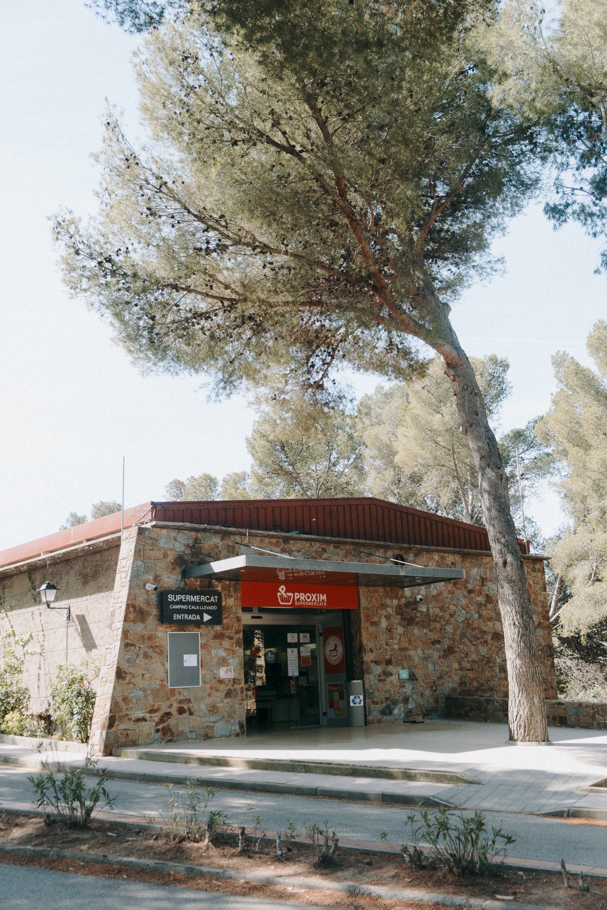 Cala Llevadó Shopping Centre