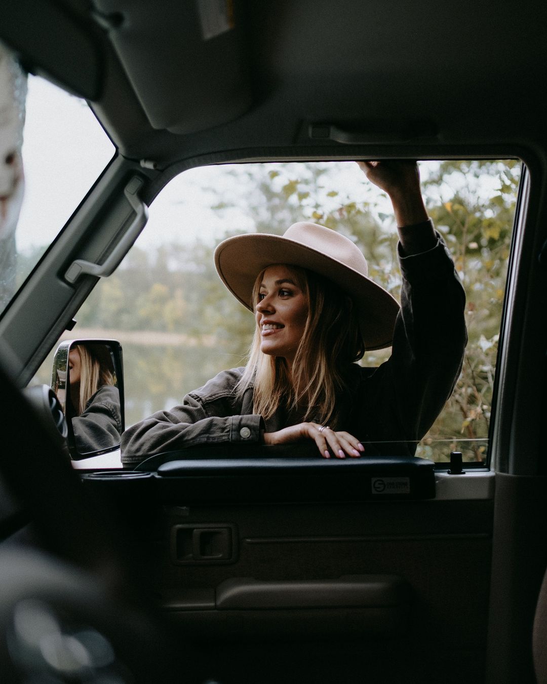 Adventure girl Off The Road